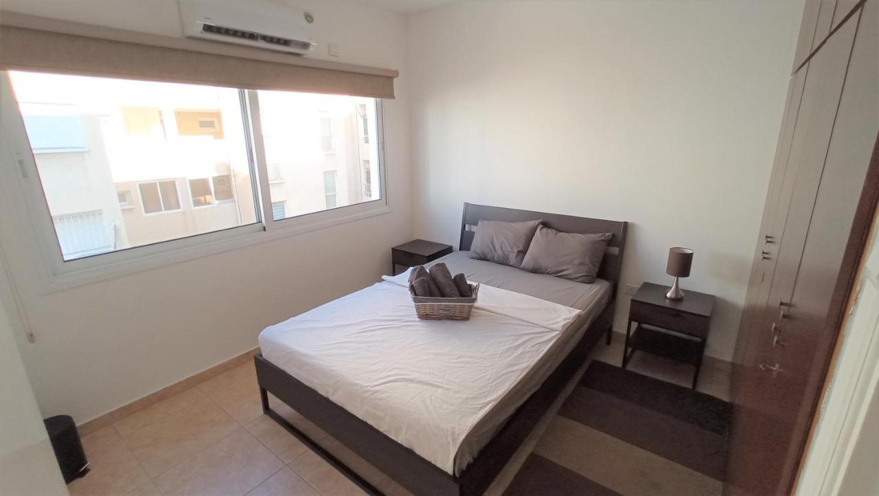 5 Min To The Beach Holiday Shared Apartment Incl Netflix - Private Room In 3 Bdr Apt 라르나카 외부 사진
