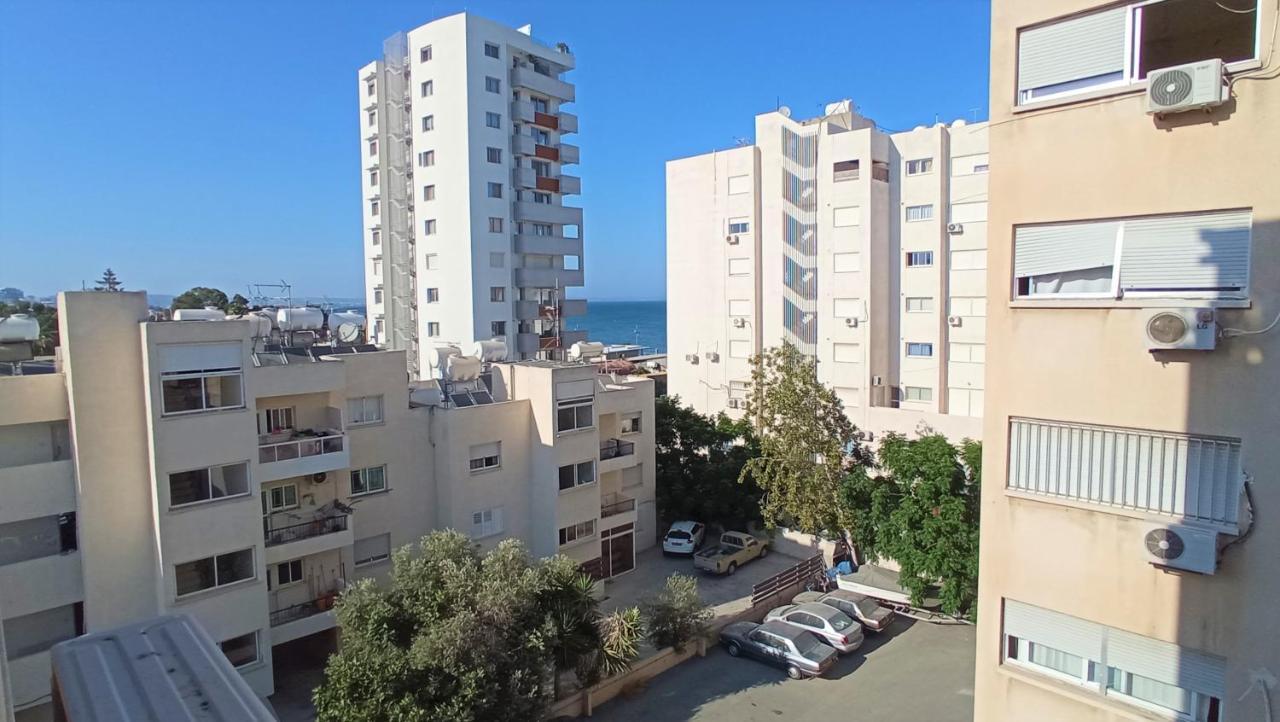 5 Min To The Beach Holiday Shared Apartment Incl Netflix - Private Room In 3 Bdr Apt 라르나카 외부 사진