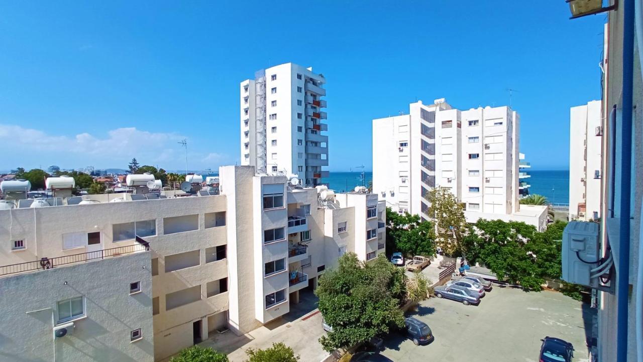 5 Min To The Beach Holiday Shared Apartment Incl Netflix - Private Room In 3 Bdr Apt 라르나카 외부 사진